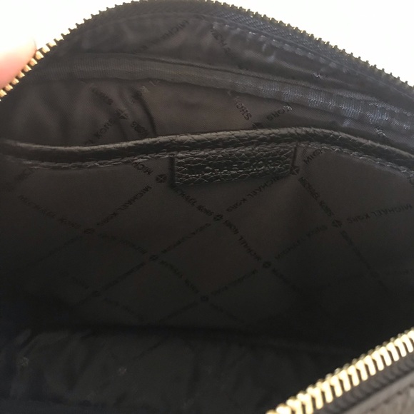 Michael Kors Fulton LG Pebbled Leather Crossbody - Picture 8 of 9